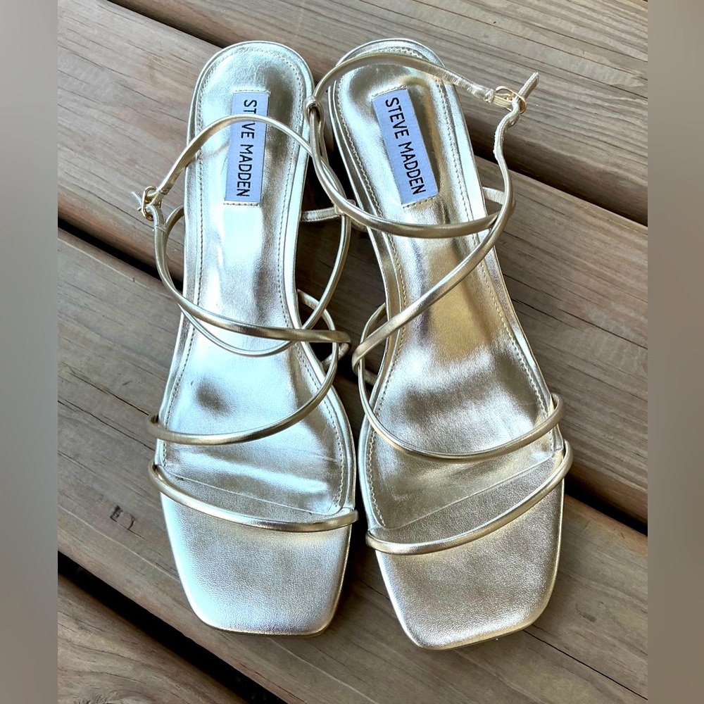 Dressy STEVE MADDEN sandals🌟🌟SOLD